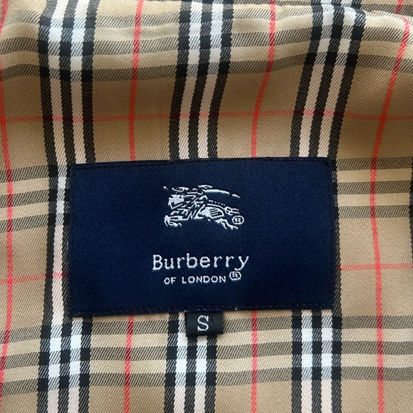 VTG BURBERRY OF LONDON nova check print coat size small tan - Picture 4 of 16